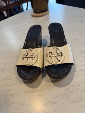 Tory Burch Black Leather Slide Sandals with Cream Patent Logo Strap
